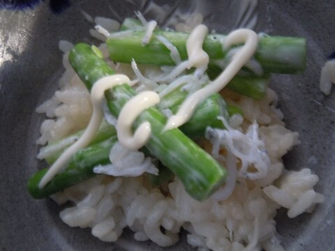 オイスターで☆アスパラとしらす丼